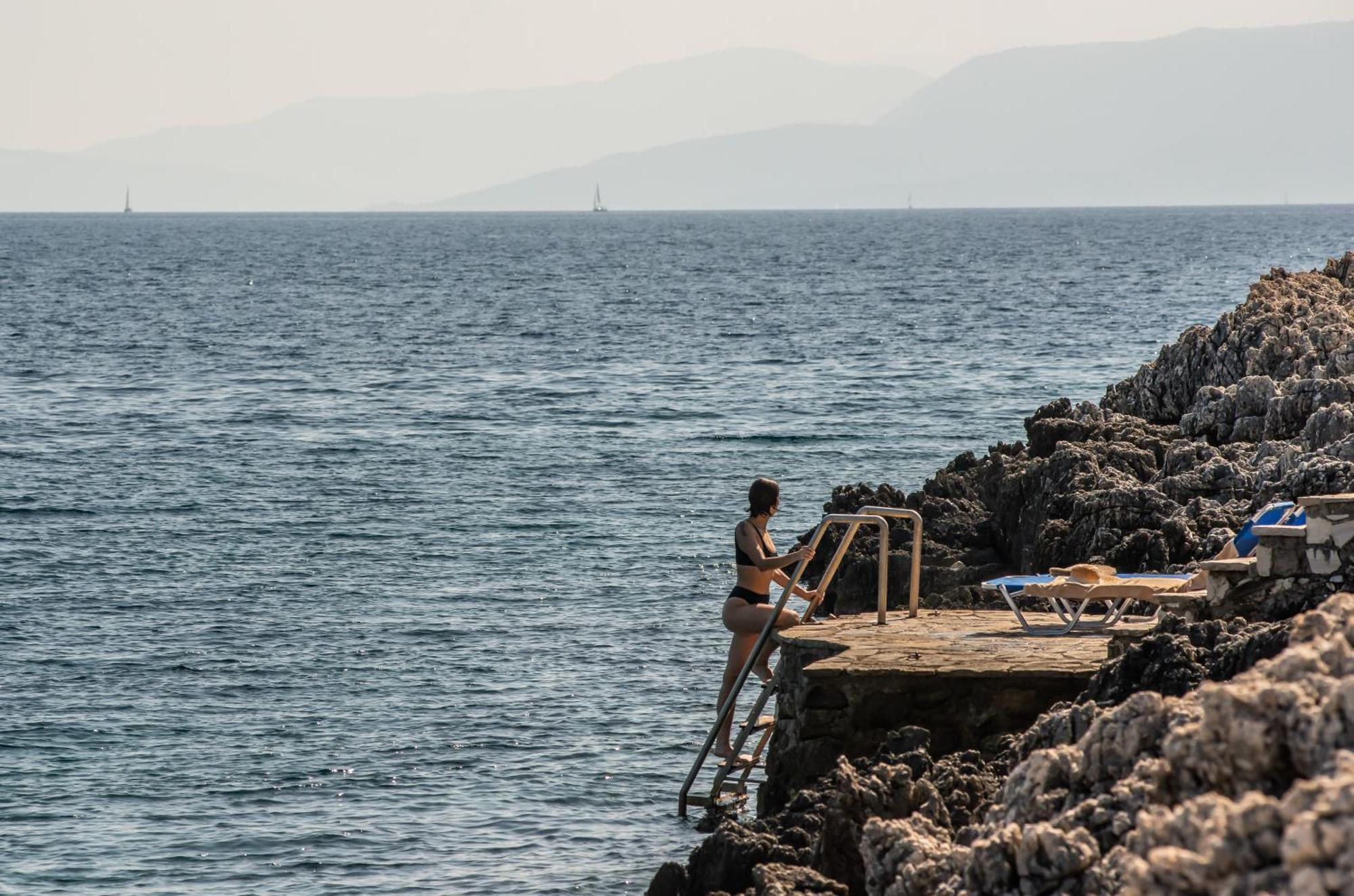 Iris Lefkada - Karavi With Private Sea Access Βίλα